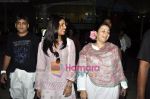 Priyanka Chopra returns from Ajmer Shariff in Mumbai on 26th April 2011 (6).JPG